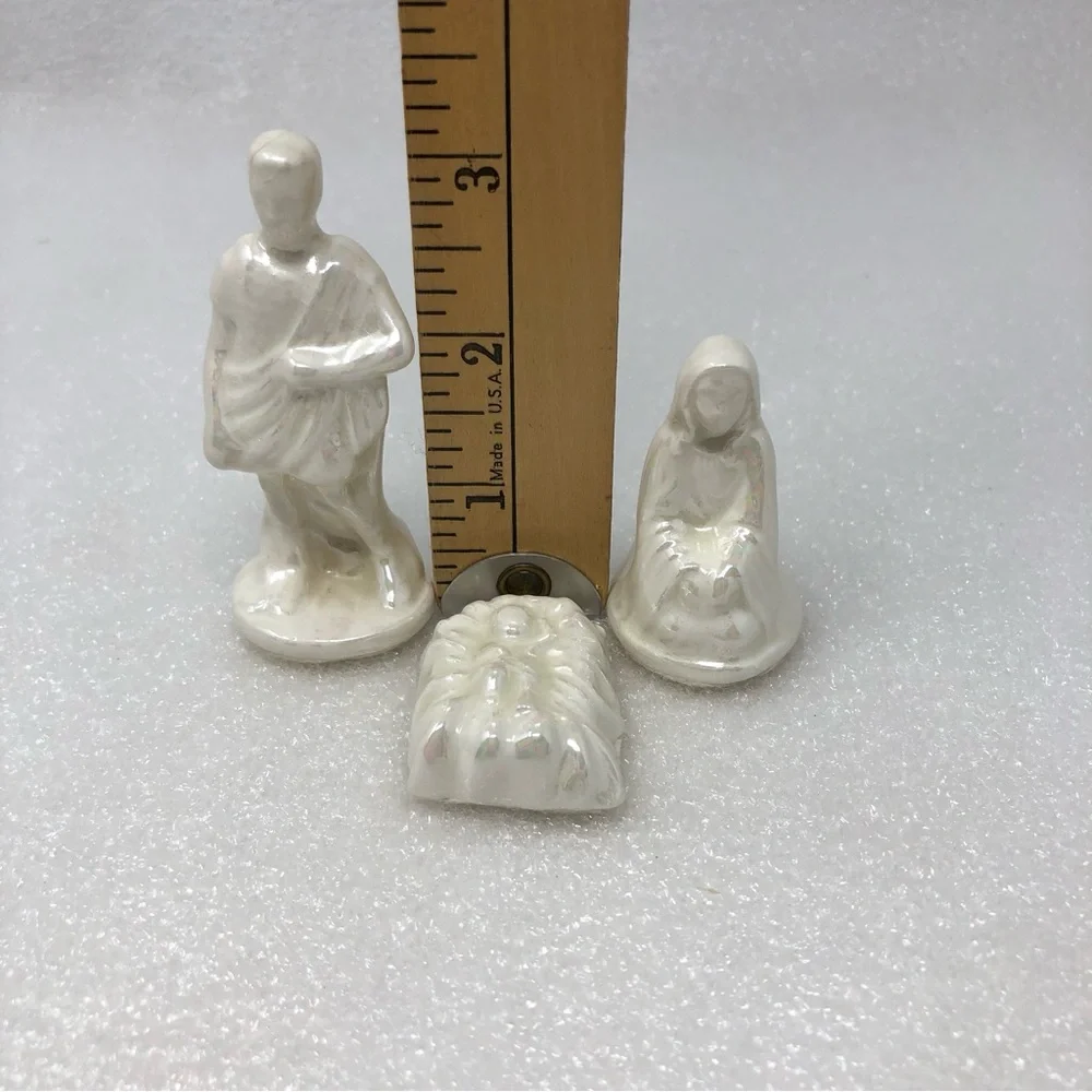 Vintage Nativity Scene Iridescent Figurines Set Of 17 Pieces